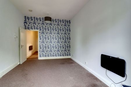 1 Bedroom - Photo 2