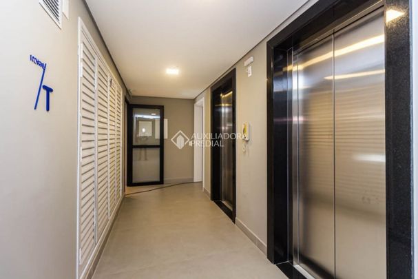 Apartamento com 4 quartos e 182m² para alugar em Menino Deus, Porto Alegre. - Photo 1