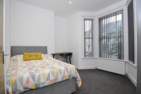 5 bedroom house to rent - Photo 2