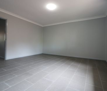 Recently Renovated Townhouse - Photo 1