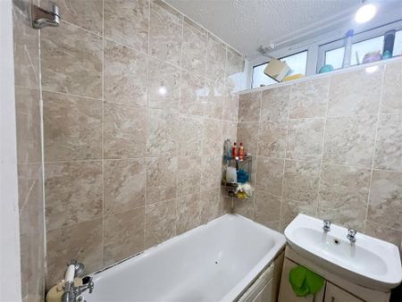 3 bedroom maisonette to rent - Photo 5