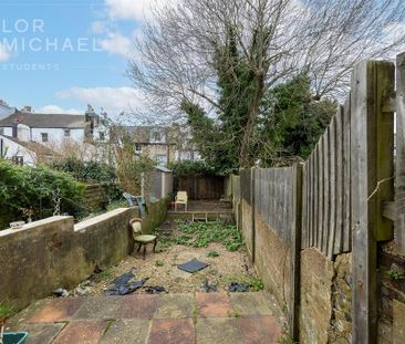 5 bedroom terraced house to rent - Photo 2