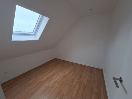Gerenoveerde woning met 2 slaapkamers en koertje in centrum Poperinge. - Photo 4