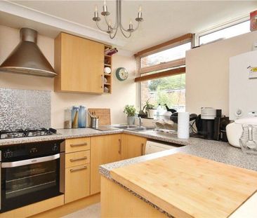 2 bedroom maisonette to rent - Photo 5