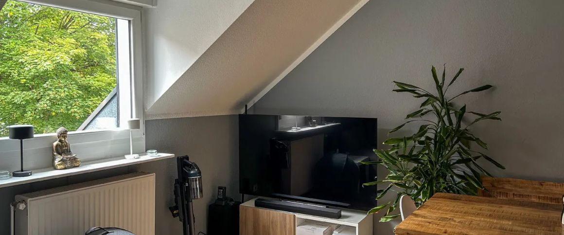Gemütliche Dachgeschosswohnung mit Balkon - Hier wartet Ihr neues Zuhause auf Sie - Photo 1
