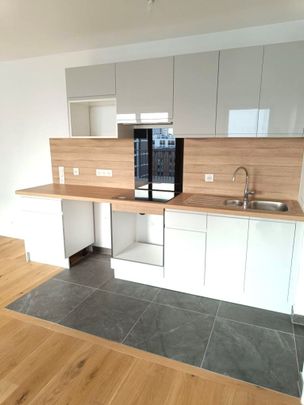 Location appartement 2 pièces, 57.69m², Paris 19 - Photo 1