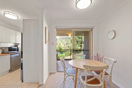 “Spacious Abode | Commuters Dream” - Photo 5