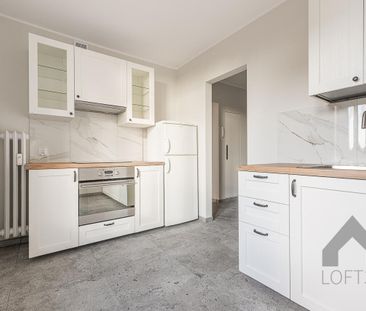 PRzestronna kawalerka z balkonem w budynku z windą na osiedlu Stały... - Фото 1