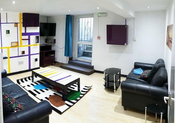 6 bedroom terraced house to rent - Photo 1