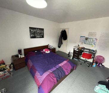 4 bedroom terraced house to rent - Photo 4