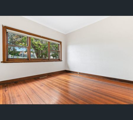 7 Teague Av, Mentone, Vic 3194 - Photo 2
