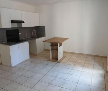 Appartement T2 rénové au 1er étage de 35.60 m² avec cave - LE VAL - Photo 2