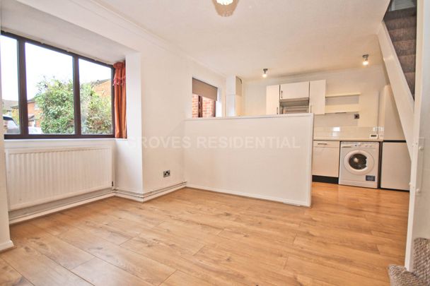 Price £1,500 pcm - Available Now - Unfurnished - Photo 1