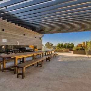 Unfurnished "Charming West End Home for Rent: Your Perfect Urban Oasis Awaits! " - Photo 3