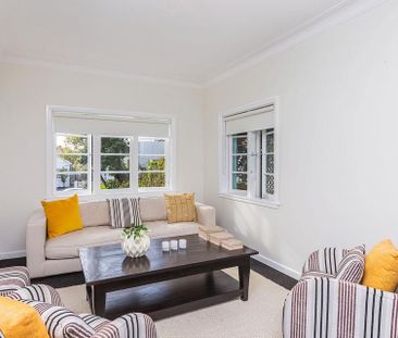Historic Art Deco Apartment - Mount Eden (2 brms) - Photo 2