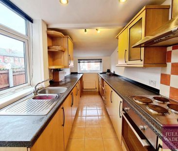 2 bedroom terraced house to rent - Photo 3
