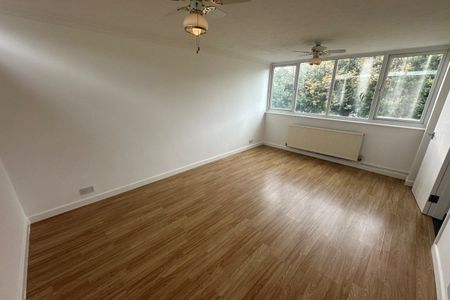 St. Johns Close, Mildenhall, BURY ST. EDMUNDS - Photo 5