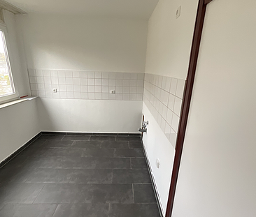 Renovierte und gut geschnittene 3-Zimmer-Wohnung mit Aufzug und Balkon in Siegen Wenscht - Foto 1