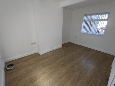 49 Seaview Drive, Belfast, BT15 3NB - Photo 5