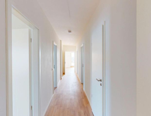 Stilvolles Penthouse-Apartment: Exklusive 4-Zimmer-Wohnung mit Dachterrasse und Einbauküche - Foto 1