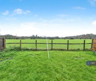 2 bedroom semi-detached house to rent - Photo 3