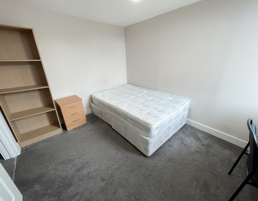 Baxter Street, Brighton - LOVELY STUDENT PROPERTY - Photo 1