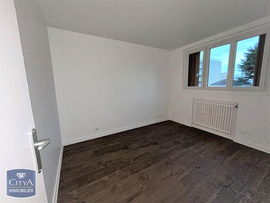 Location Appartement 2 pièces 51m² ST MAUR DES FOSSES 94100 - Photo 1