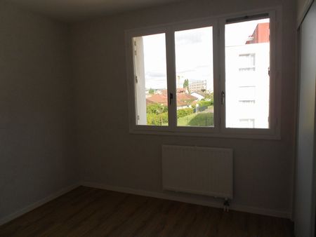 PROCHE FACULTES T4 AVEC PARKING - Photo 2