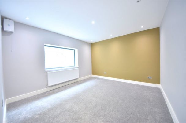 Treadaway Hill, Loudwater, High Wycombe,HP10 - Photo 1