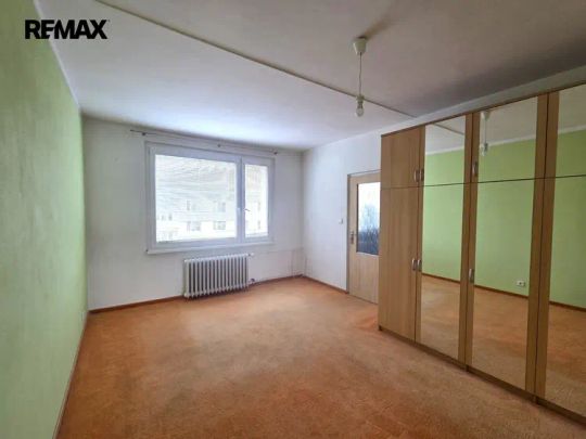 Pronájem bytu o dispozici 1+1 v Hradci Králové, ulice Hrubínova - Fotografie 1