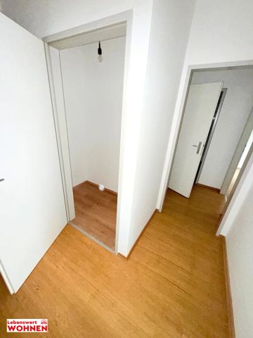 Ruhige 2-Zimmerwohnung mit Balkon in den Innenhof - Photo 2