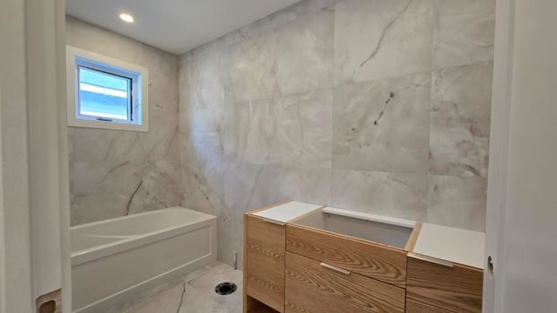 For Lease - 514 Roosevelt Avenue Unit# #A, Carlingwood - Westboro and Area, Ontario - Photo 1