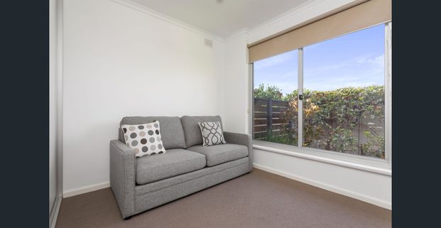 Discover the perfect blend of style and comfort in this beautifully renovated Hectorville unit. - Photo 1