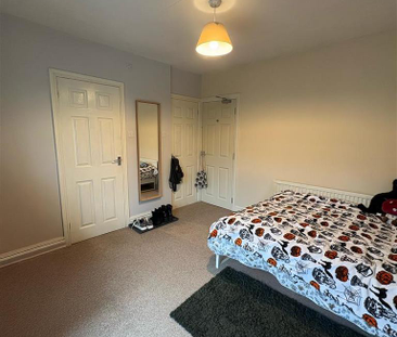 4 bedroom private hall to rent - Photo 2