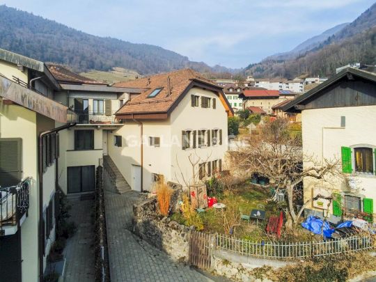 Villa individuelle "triplex" de 6.5 pièces avec jardin de 80m² et potager de 15m² - Photo 1