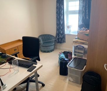 Birds Hill Road, Poole - Photo 3