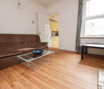 4 bedroom terraced house to rent - Photo 1