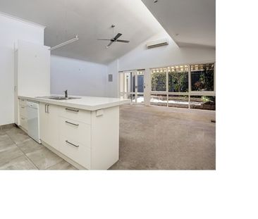 3 Bedroom Designer Home - Photo 4