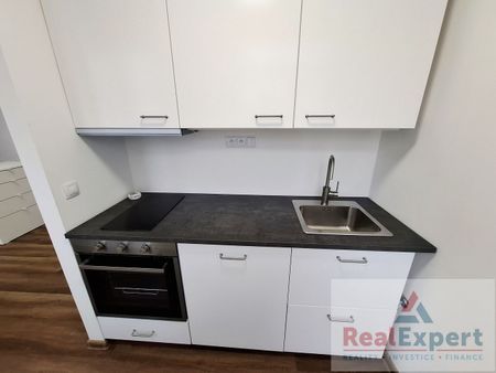 Pronájem bytu 1+kk 20 m² - Photo 2