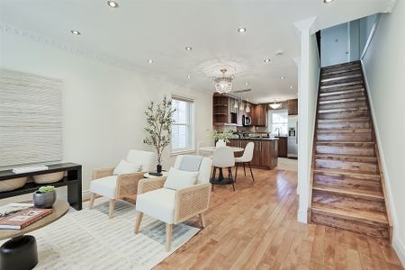 For Lease - 192 Coxwell Avenue, Toronto, Ontario - Photo 4