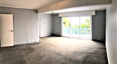 Quiet Enjoyment with Fabulous Sea Views - Photo 2