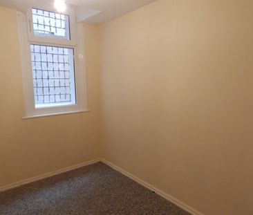 1 bedroom Flat To Let - Photo 3