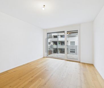 ATTRACTIVE AND MODERN - Photo 5