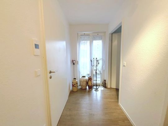 Moderne, barrierearme 2-Zimmer-Wohnung mit Balkon und Stellplatz in der Oberhausener Innenstadt - Foto 1