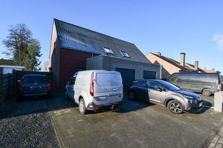 Recente halfopen bebouwing met 3 slaapkamers en tuin met mooi uitzicht! - Foto 4