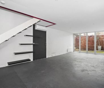 Spacious Two-Bedroom Townhouse in Prime South Yarra Location - Photo 2