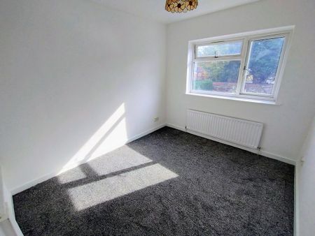 2 bedroom end of terrace house to rent - Photo 4