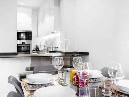 Excellent 2 Bedroom apartment for rent in Almagro, Madrid - Photo 4