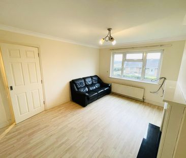 Rooks Nest Road, Wakefield, Outwood - Photo 1