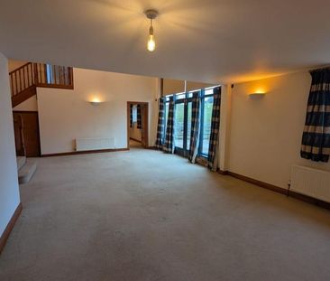4 bedroom detached house to rent - Photo 3
